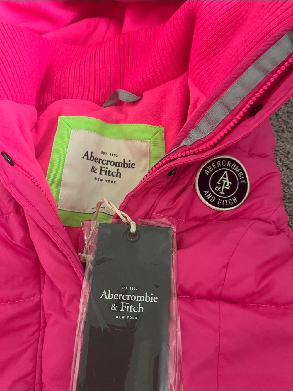 Women’s size small new with tags puffer vest